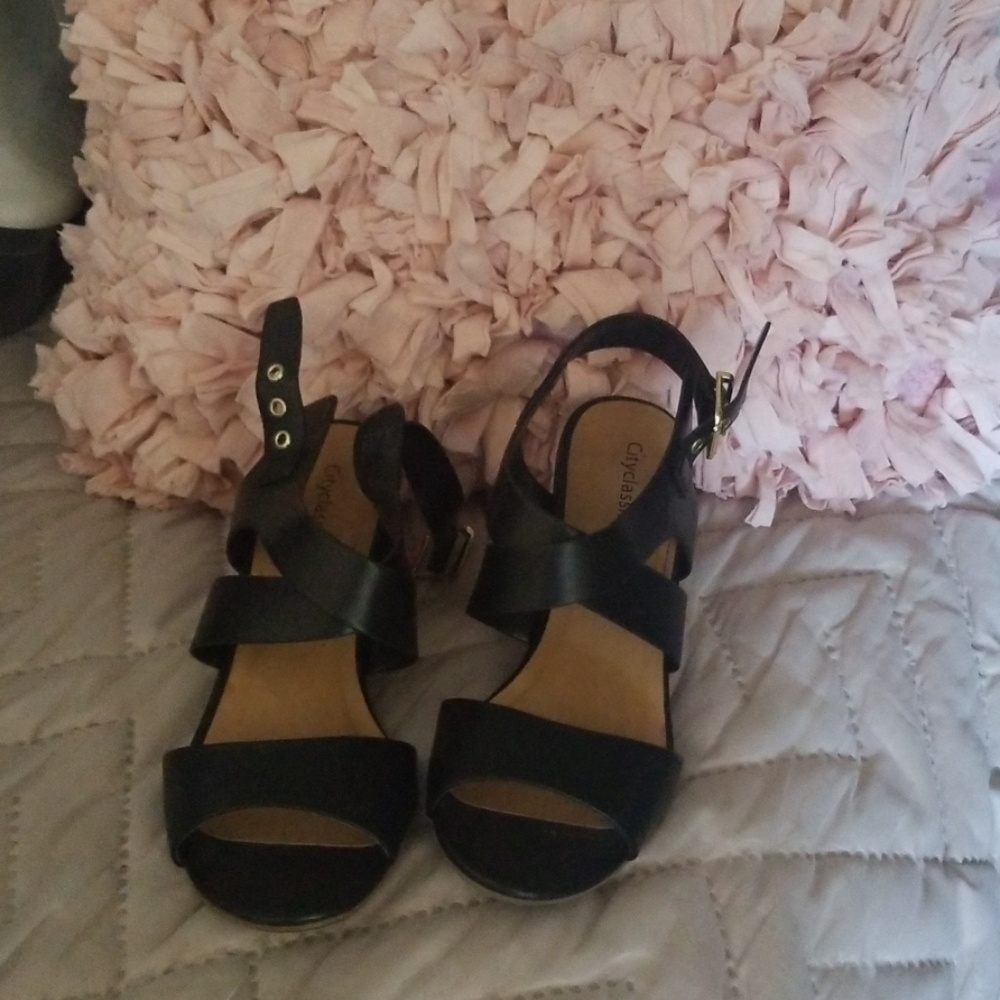 Classifieds Collection wedges